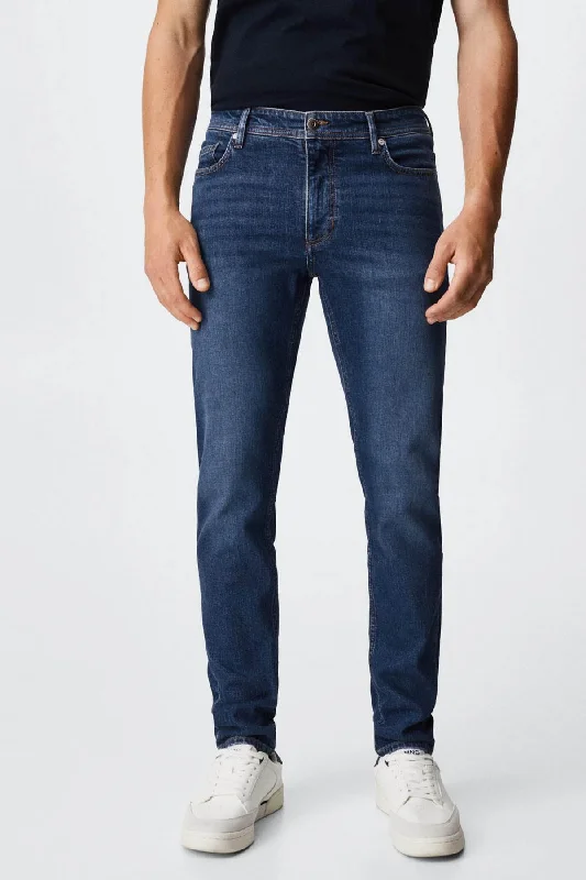 Men's Stretch Jeans with a Moisture - Wicking Lining for Active LifestylesMANGO