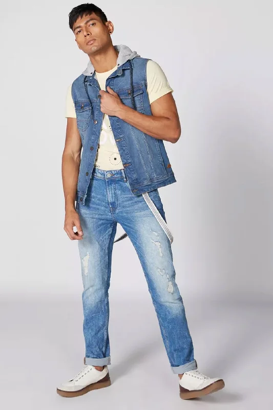 Men's Low - Rise Jeans in a Light Wash for a Casual and Youthful LookSplash