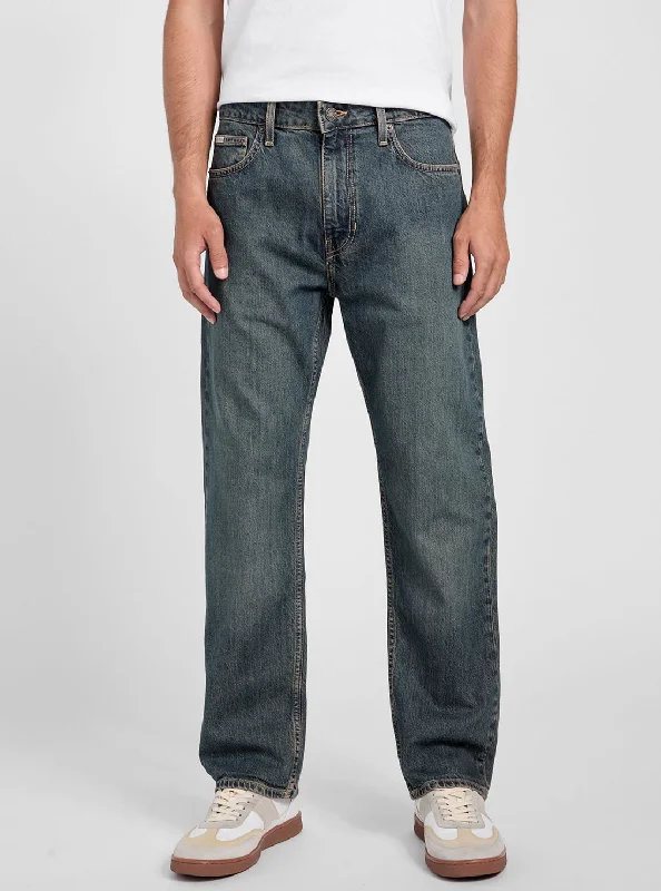Plus Size Men's Relaxed Fit Jeans with a Tapered Leg for a Laid - Back VibeGuess Jeans G16 Straight Leg Jeans Plus Size Men's Relaxed Fit Jeans with a Tapered Leg for a Laid - Back VibeGuess Jeans G16 Straight Leg Jeans