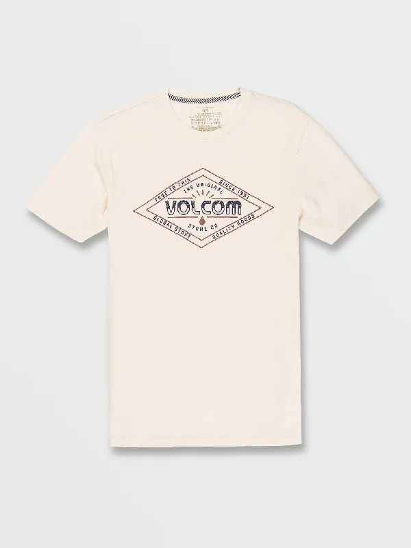 Men's Jeans with an Elastic Waistband for Ultimate ComfortHikendo Farm to Yarn Short Sleeve Tee - Off White Men's Jeans with an Elastic Waistband for Ultimate ComfortHikendo Farm to Yarn Short Sleeve Tee - Off White