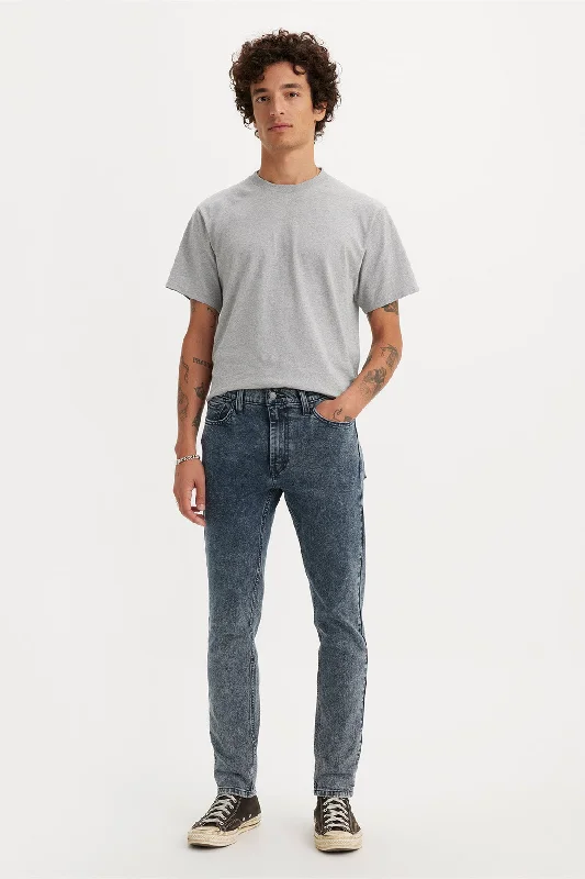 Men's Low - Rise Jeans in a Light Wash for a Casual and Youthful LookLevi's