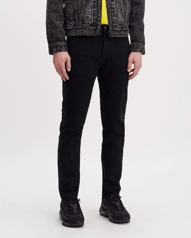 Men's Cargo Jeans with Multiple Pockets for a Practical and Outdoor - Friendly LookLevi's® 512 Slim Tapered Mens Jeans - Nightshine Black Men's Cargo Jeans with Multiple Pockets for a Practical and Outdoor - Friendly LookLevi's® 512 Slim Tapered Mens Jeans - Nightshine Black