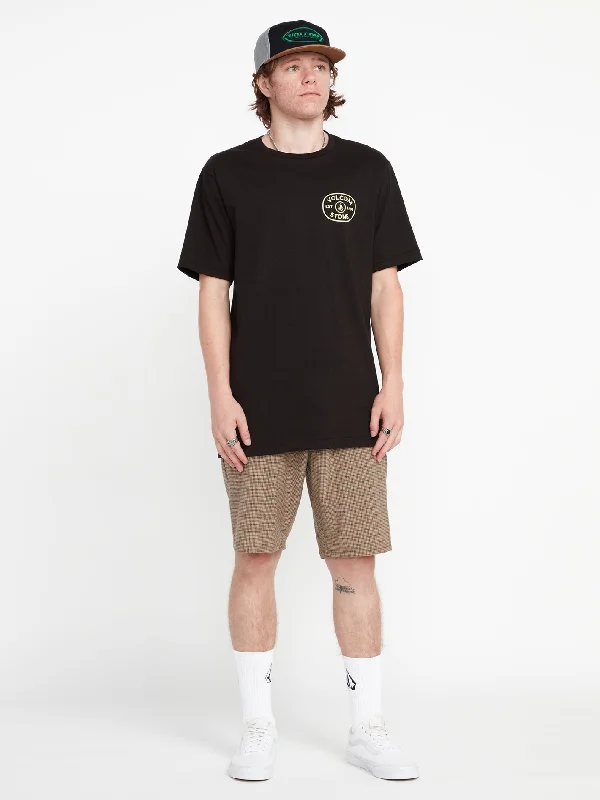 Men's Straight Leg Raw Denim Jeans for a Minimalist and Durable OptionProduce Short Sleeve Tee - Black Men's Straight Leg Raw Denim Jeans for a Minimalist and Durable OptionProduce Short Sleeve Tee - Black