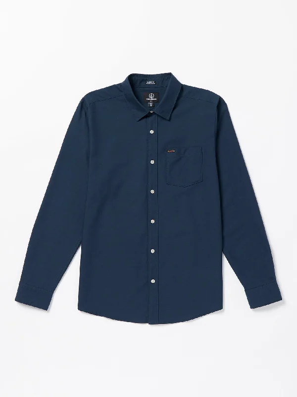 Men's Cargo Jeans with Multiple Pockets for a Practical and Outdoor - Friendly LookVeeco Oxford Long Sleeve Shirt - Navy Men's Cargo Jeans with Multiple Pockets for a Practical and Outdoor - Friendly LookVeeco Oxford Long Sleeve Shirt - Navy