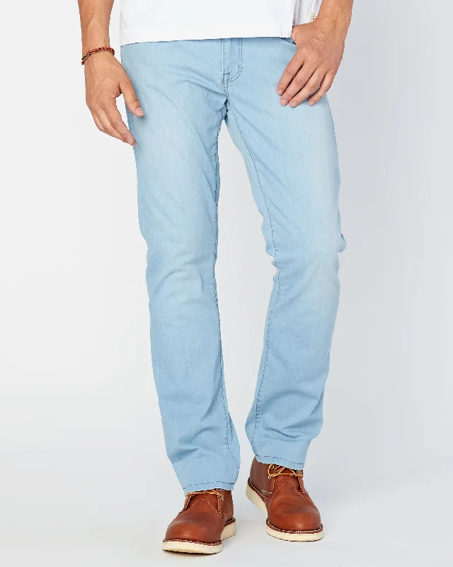 Men's Jeans with a Hidden Coin Pocket for Added ConvenienceNo. 30 Modern Cliffs Light Men's Jeans with a Hidden Coin Pocket for Added ConvenienceNo. 30 Modern Cliffs Light