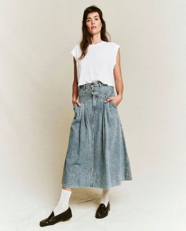 Men's Low - Rise Jeans in a Light Wash for a Casual and Youthful LookThe Field Skirt. -- Misty Wash Men's Low - Rise Jeans in a Light Wash for a Casual and Youthful LookThe Field Skirt. -- Misty Wash