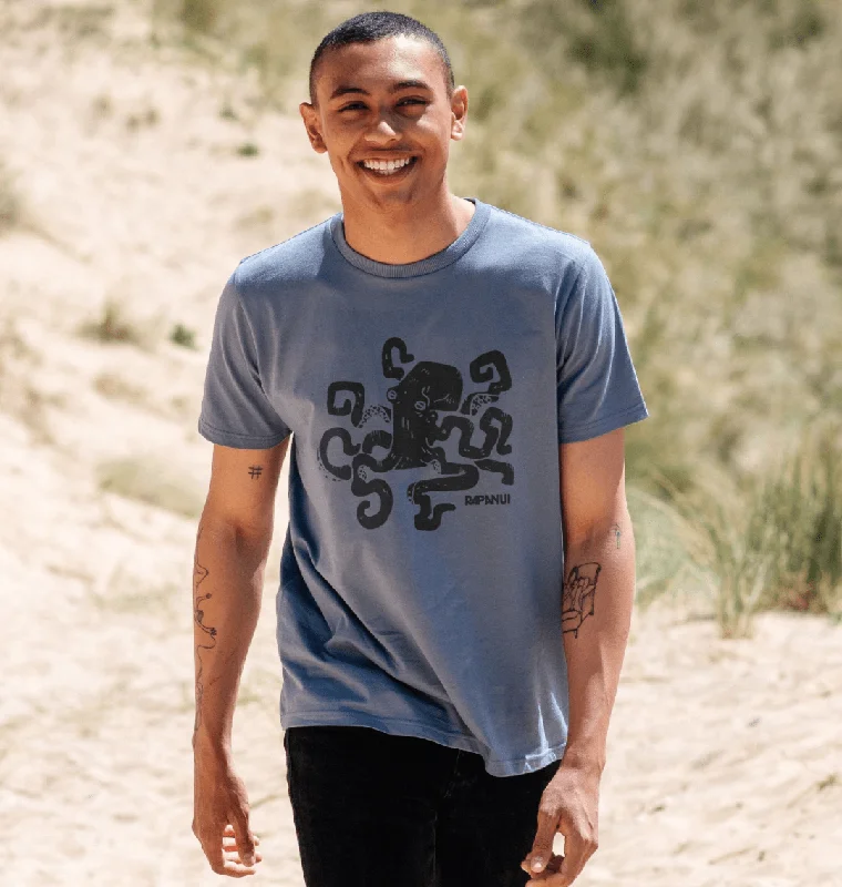 Men's short - sleeve linen t - shirts for summer beach outingsBlack Octopus T-shirt