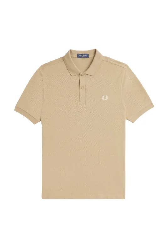 Men's two - tone stripe polo shirts with a preppy styleFred Perry Plain Polo Shirt Stone/Oatmeal Men's two - tone stripe polo shirts with a preppy styleFred Perry Plain Polo Shirt Stone/Oatmeal
