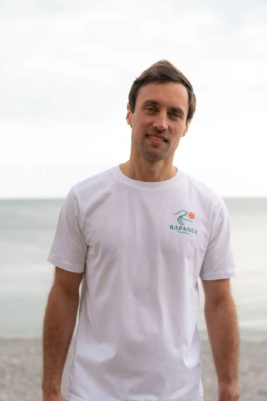 Men's short - sleeve linen t - shirts for summer beach outingsMen's Breaker T-Shirt