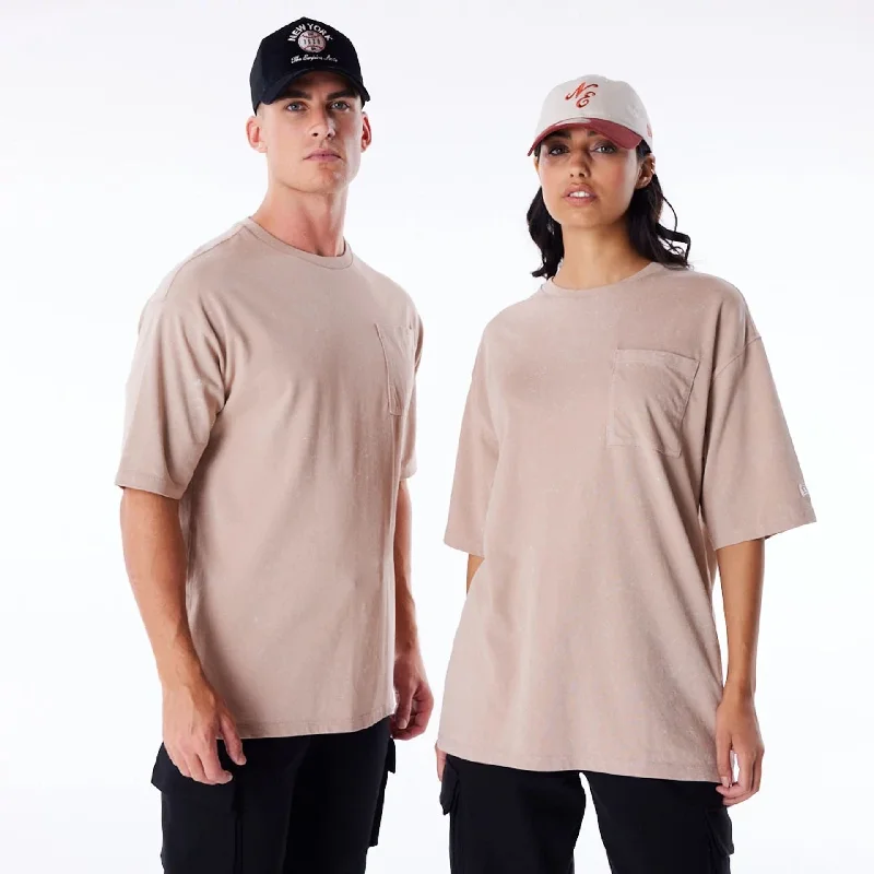 Men's mock - neck t - shirts with a modern and sleek styleNew Era Wash Beige Oversized T-Shirt