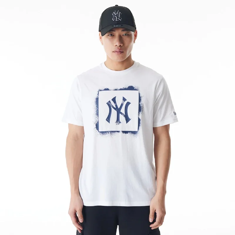 Men's plus - size pocket t - shirts with a classic lookNew York Yankees MLB Spray Stamp Graphic White T-Shirt Men's plus - size pocket t - shirts with a classic lookNew York Yankees MLB Spray Stamp Graphic White T-Shirt