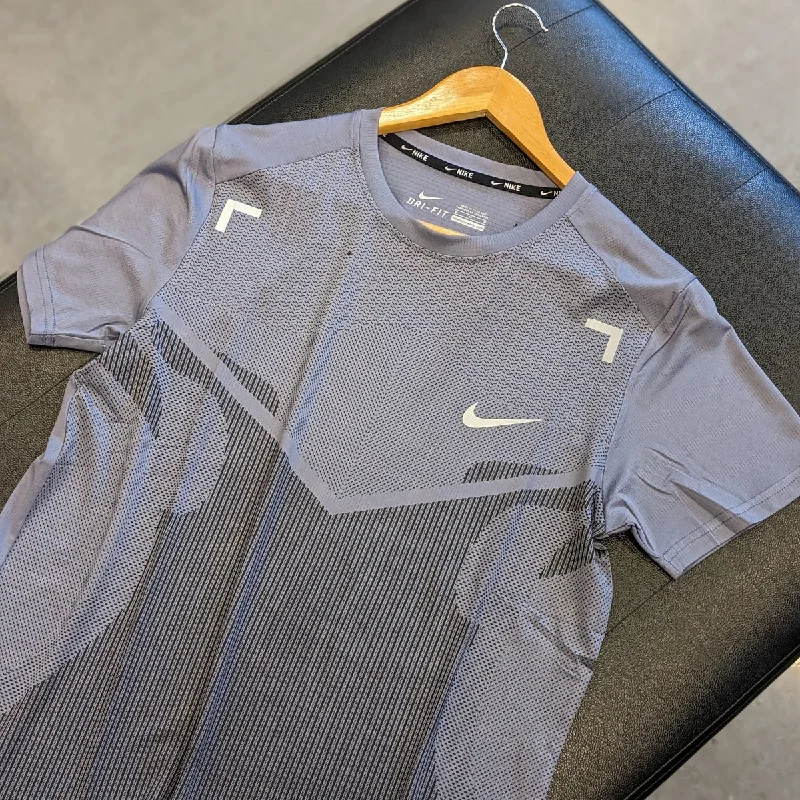Men's reversible polo shirts with two different looksNK - Men 'Grey' Short Sleeve Dry Fit T-Shirt SP18 Men's reversible polo shirts with two different looksNK - Men 'Grey' Short Sleeve Dry Fit T-Shirt SP18