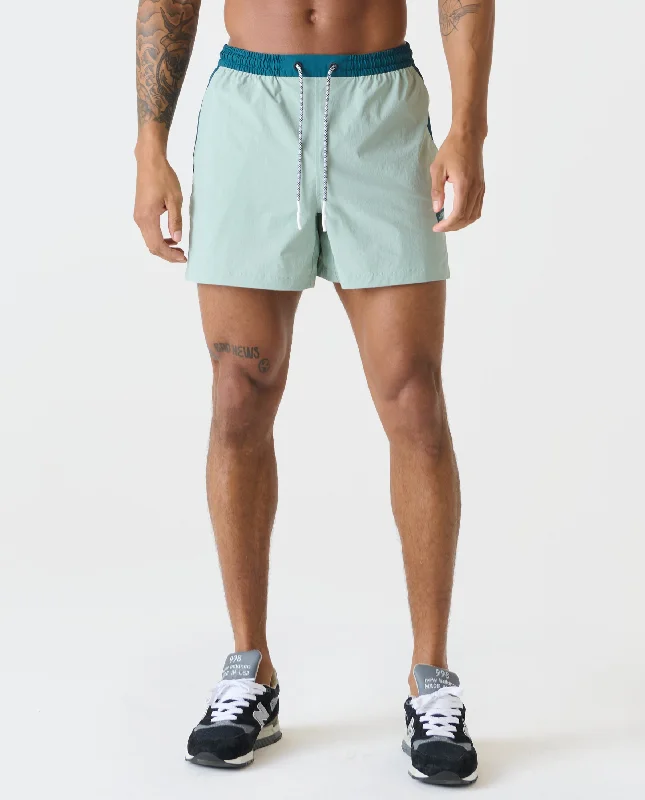 Men's distressed cotton shorts for a bohemian - inspired styleLennox Short Laurel-Marine Men's distressed cotton shorts for a bohemian - inspired styleLennox Short Laurel-Marine