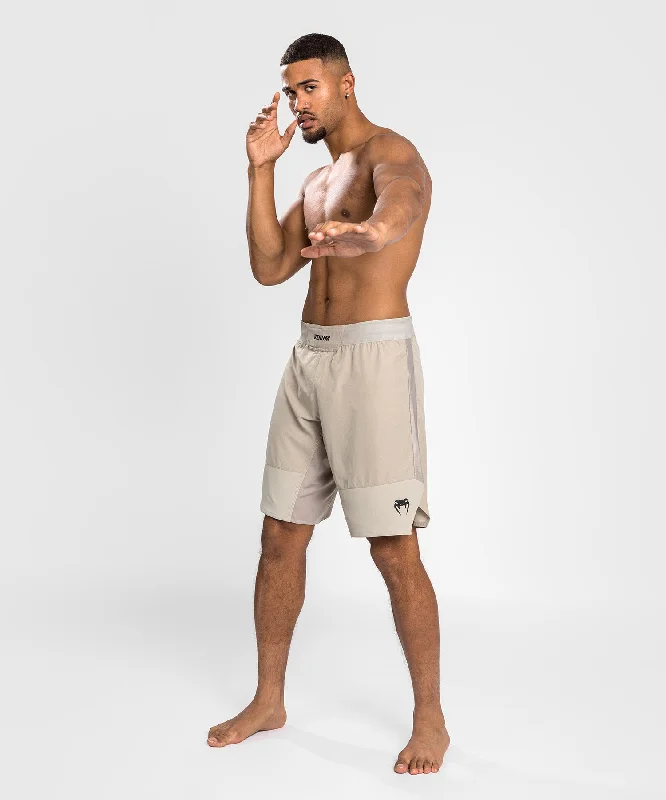 Men's checkered pattern wool shorts for a stylish winter layering optionVenum G-Fit Air Fightshort - Sand Men's checkered pattern wool shorts for a stylish winter layering optionVenum G-Fit Air Fightshort - Sand