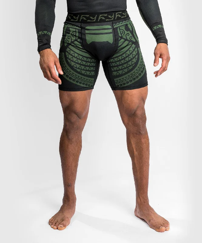 Men's floral print silk blend shorts for a unique night - out lookVenum Nakahi Vale Tudo Short - Black/Khaki Men's floral print silk blend shorts for a unique night - out lookVenum Nakahi Vale Tudo Short - Black/Khaki