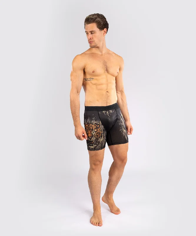 Men's pastel - colored cotton shorts for a spring - friendly outfitVenum Tiger Men's Vale Tudo - Black/Neon Orange Men's pastel - colored cotton shorts for a spring - friendly outfitVenum Tiger Men's Vale Tudo - Black/Neon Orange